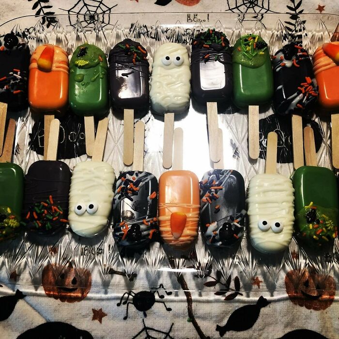 Cake Popsicles- Halloween Edition