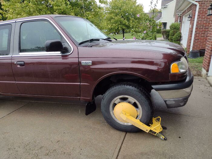 I Bought A Car Boot For Just $1 At An Estate Sale. So Worth It For The Best Prank I've Pulled On My Brother In A Long Time
