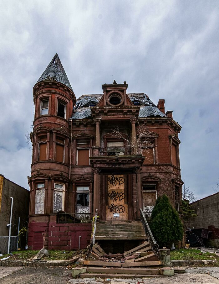 Abandoned Mansion