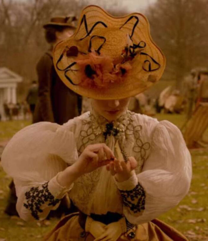 In Crimson Peak (2015), Edith Wears A Belt Made From Her Dead Mothers Hair. This Type Of Clothing Was Common During The Victorian Era, As A Way Of Mourning Deceased Loved Ones. The Costume Designer Even Went The Extra Mile And Made The Belt From Real Human Hair