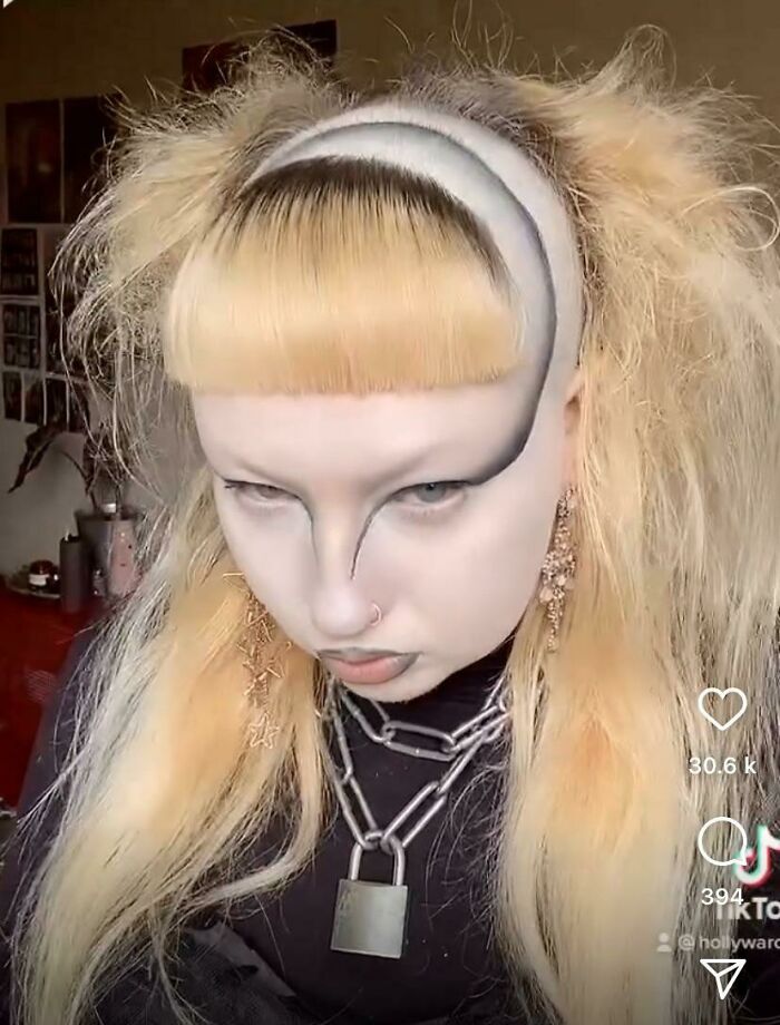 Yes, The Eyeliner Goes Around The Fringe