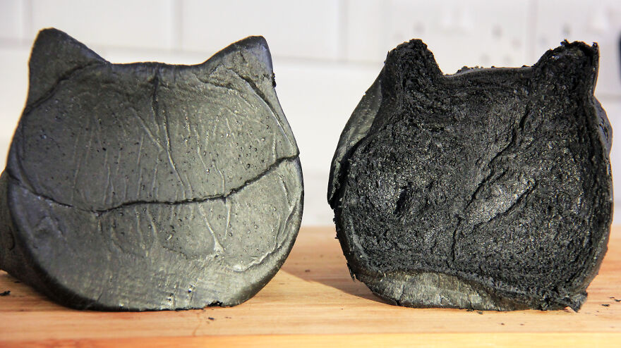 It's Black Cat Appreciation Day! My Cat Shaped Black Milk Bread Recipe! 🖤😻