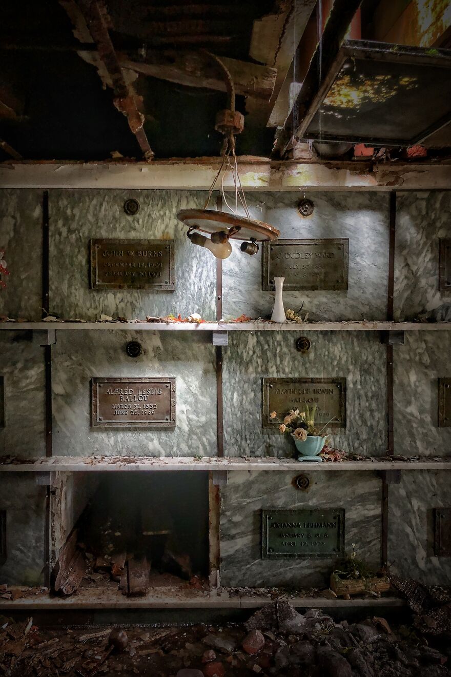 The Sad And Terrifying Abandoned Mausoleum The Sad And Terrifying Abandoned Mausoleum