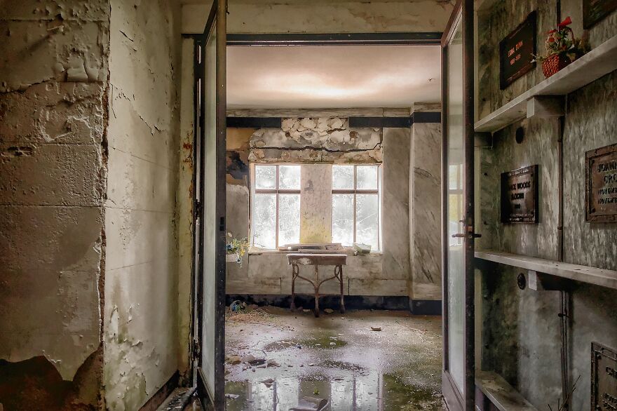 The Sad And Terrifying Abandoned Mausoleum The Sad And Terrifying Abandoned Mausoleum