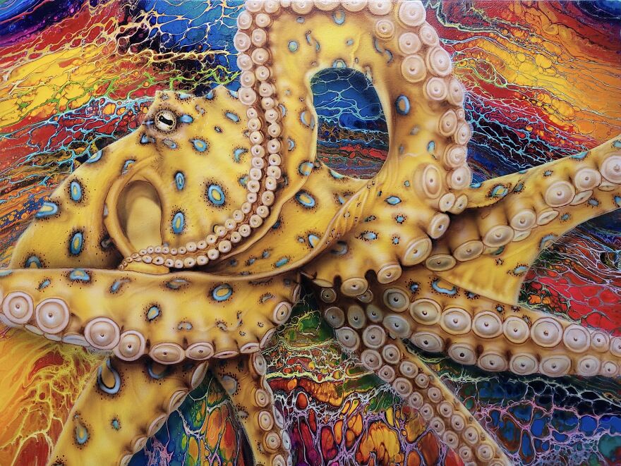 I Create Realistic Paintings Of Sea Life Over Fluid Pours