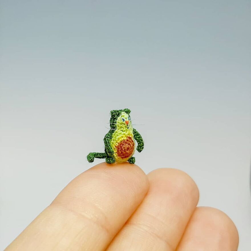 Artist Creates Crochet Animals So Tiny They Fit At Your Fingertips