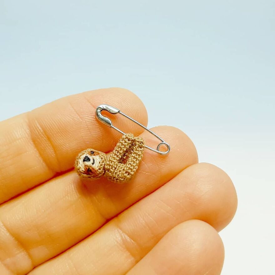 Artist Creates Crochet Animals So Tiny They Fit At Your Fingertips