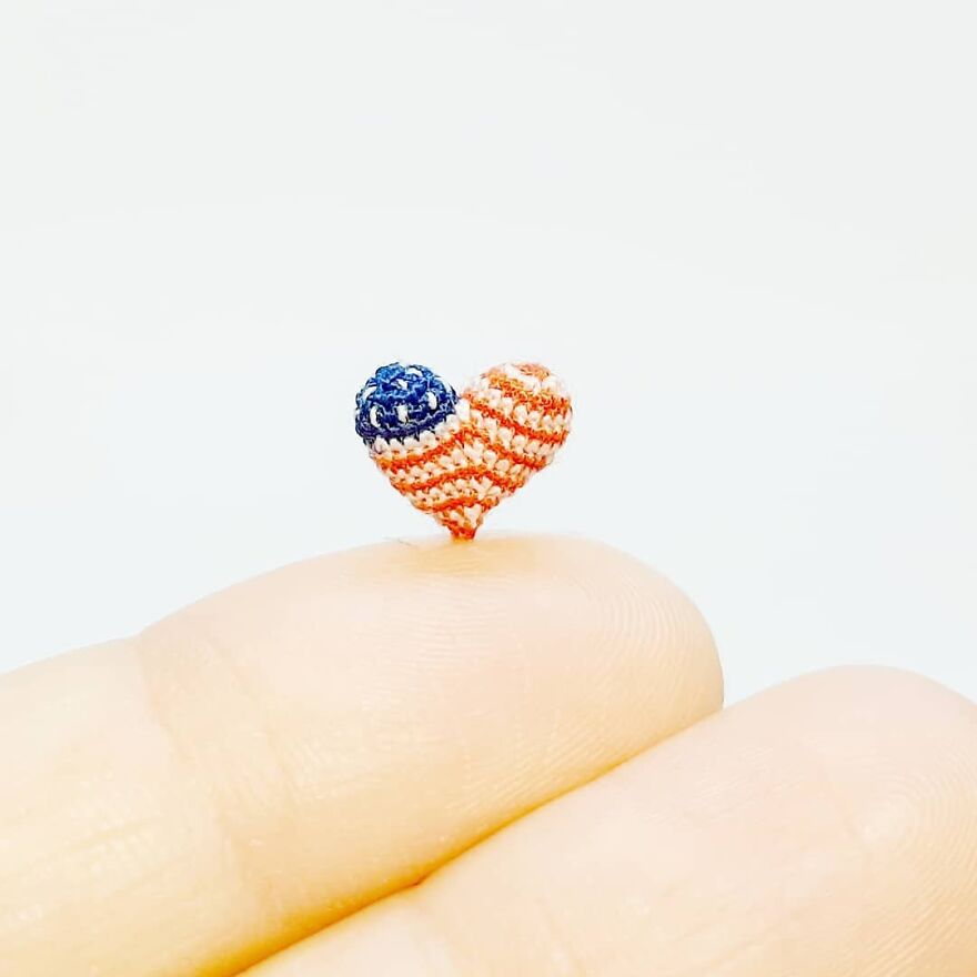 Artist Creates Crochet Animals So Tiny They Fit At Your Fingertips