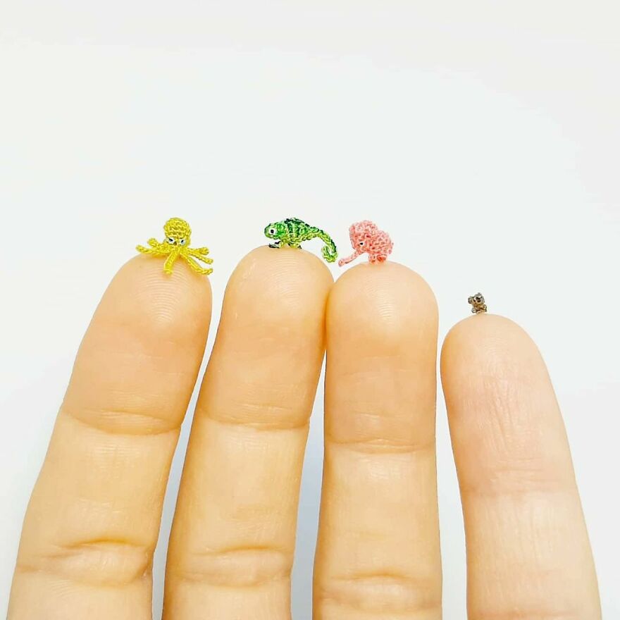 Artist Creates Crochet Animals So Tiny They Fit At Your Fingertips