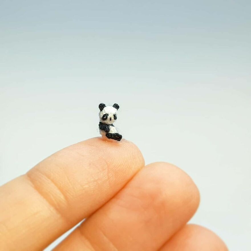 Artist Creates Crochet Animals So Tiny They Fit At Your Fingertips