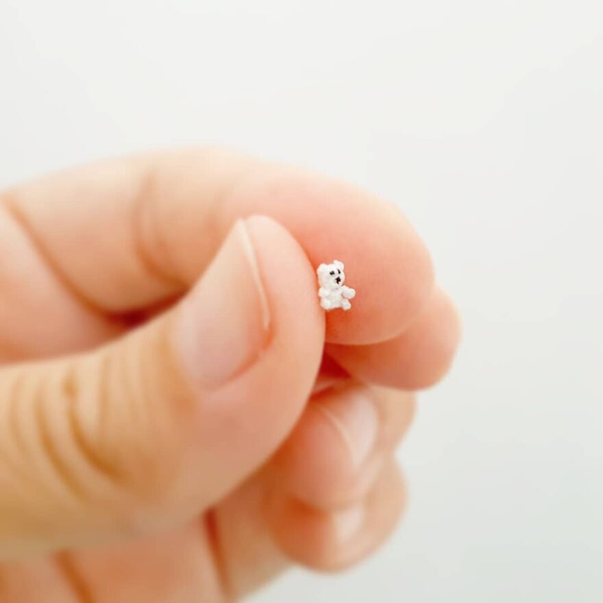 Artist Creates Crochet Animals So Tiny They Fit At Your Fingertips