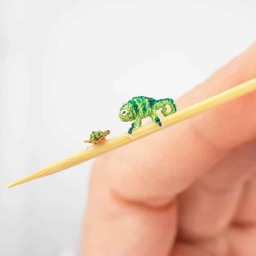 Artist Creates Crochet Animals So Tiny They Fit At Your Fingertips