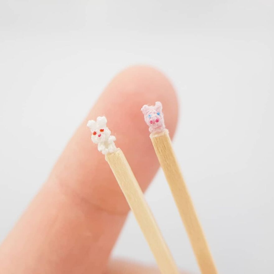 Artist Creates Crochet Animals So Tiny They Fit At Your Fingertips