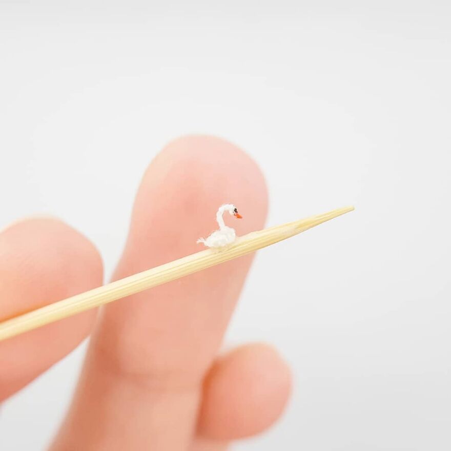 Artist Creates Crochet Animals So Tiny They Fit At Your Fingertips