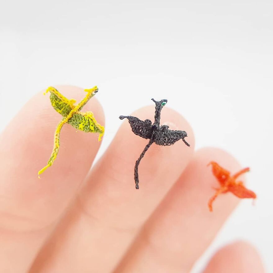 Artist Creates Crochet Animals So Tiny They Fit At Your Fingertips