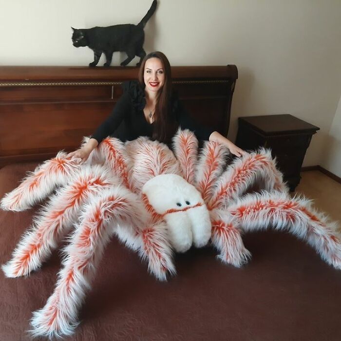 Housewarming Gift Idea: A Giant Spider Pillow From This Online Shop Housewarming Gift Idea: A Giant Spider Pillow From This Online Shop