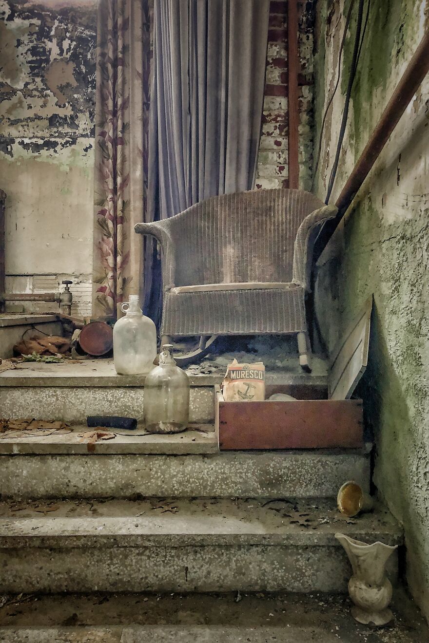 The Sad And Terrifying Abandoned Mausoleum The Sad And Terrifying Abandoned Mausoleum