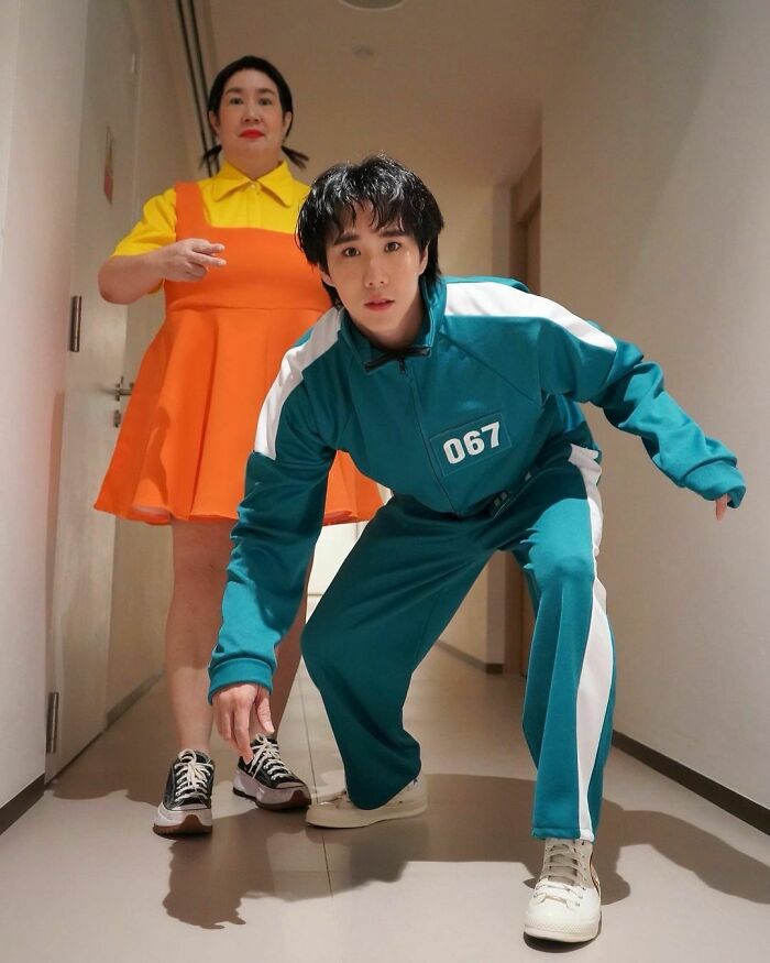 เพราะเราคือพื้นที่ปลอดภัยของกันและกัน เมื่อคุณแม่มาแต่งตัวฮาโลวีนกับหมวยครั้งแรกค่ะ 🥰🎃👻🏳️‍🌈❤️
youtube: แข่ง Squid Game กับคุณแม่ออน4โมงเย็นนะคะ❤️
me And My Mum Doing Our Best For Our First Halloween Dress-Up Together. Spooky. 🎃👻🏳️‍🌈
hair By @kerkkim
face By @bytacha
styled By @_knkayen_ #lgbt #lgbtq🌈 #lgbtq #queer #equality #gay #genderqueer #genderfluid #genderfluid🌈#pride #loveislove #gaylife #asexual #lgbtcommunity #letboysbefeminine #degenderfashion #halloween #squidgame