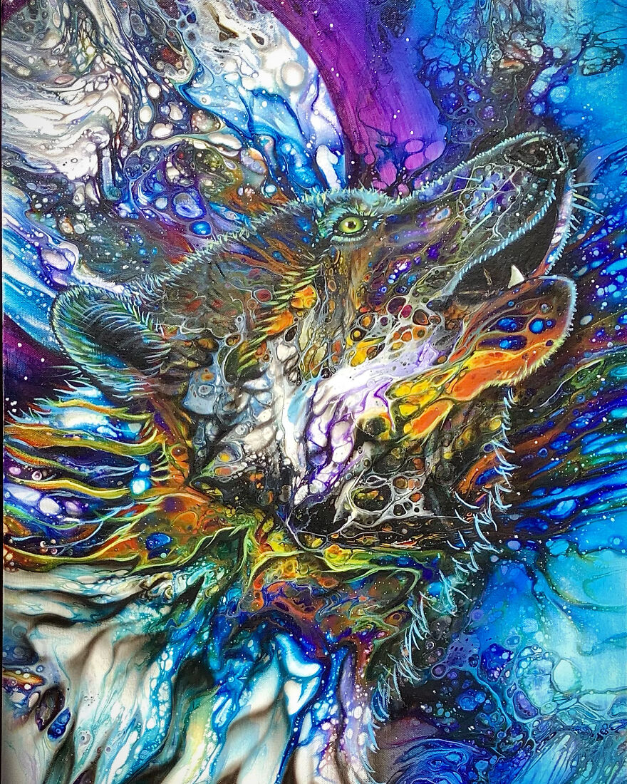 I Create Realistic Paintings Of Sea Life Over Fluid Pours