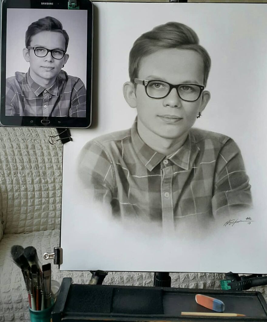 Russian Street Artist Draws Amazing Lifelike Portraits In Less Than An Hour(112 New Pics)