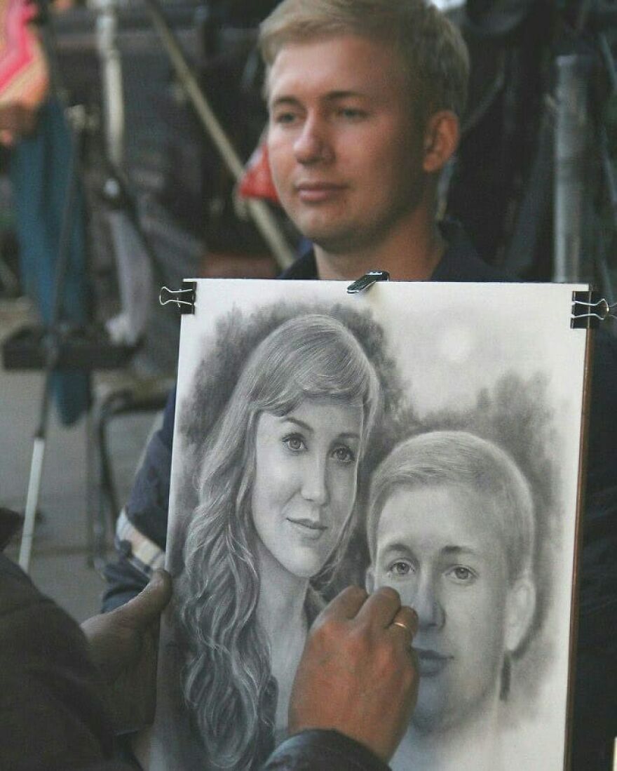Russian Street Artist Draws Amazing Lifelike Portraits In Less Than An Hour(112 New Pics)