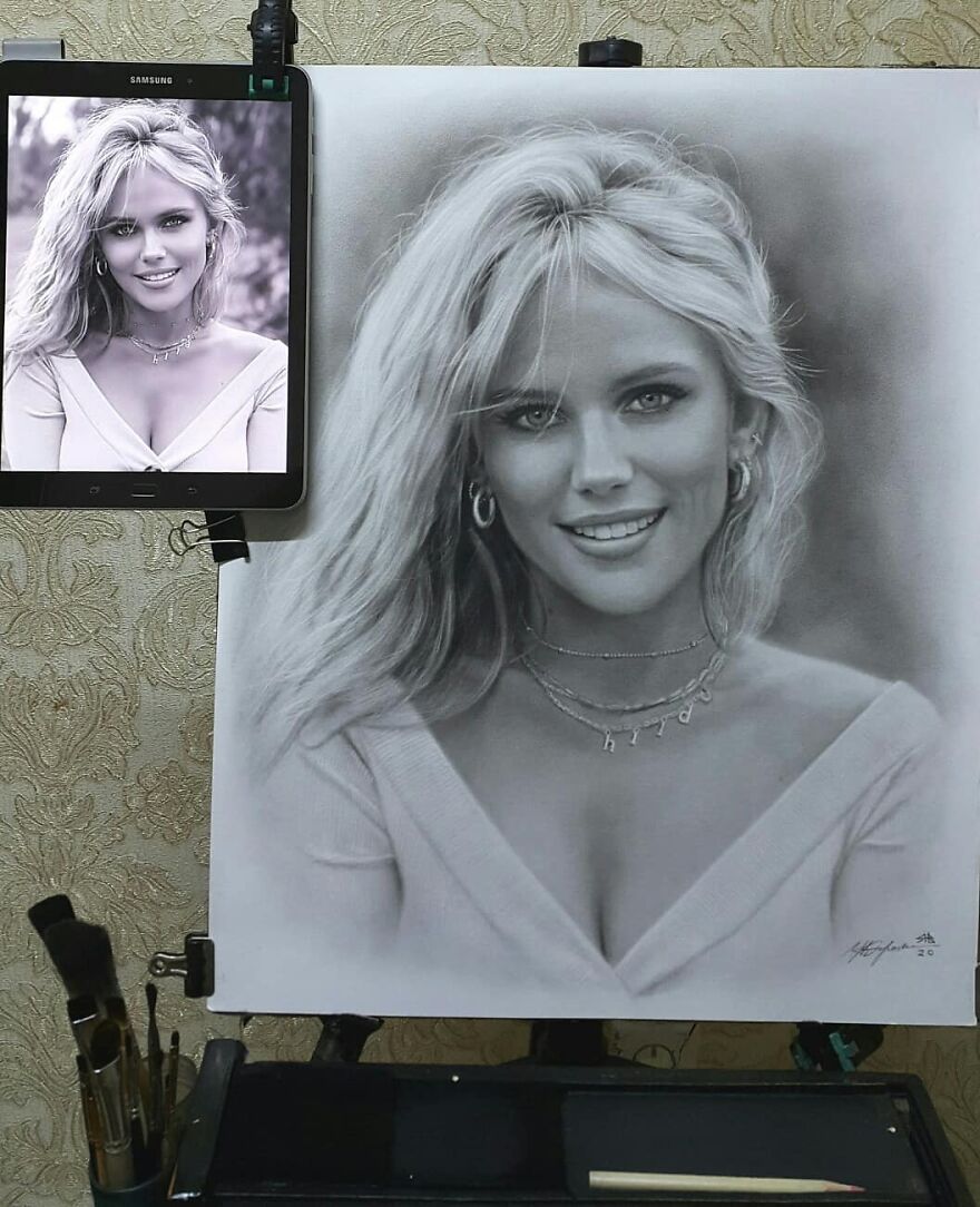 Russian Street Artist Draws Amazing Lifelike Portraits In Less Than An Hour(112 New Pics)
