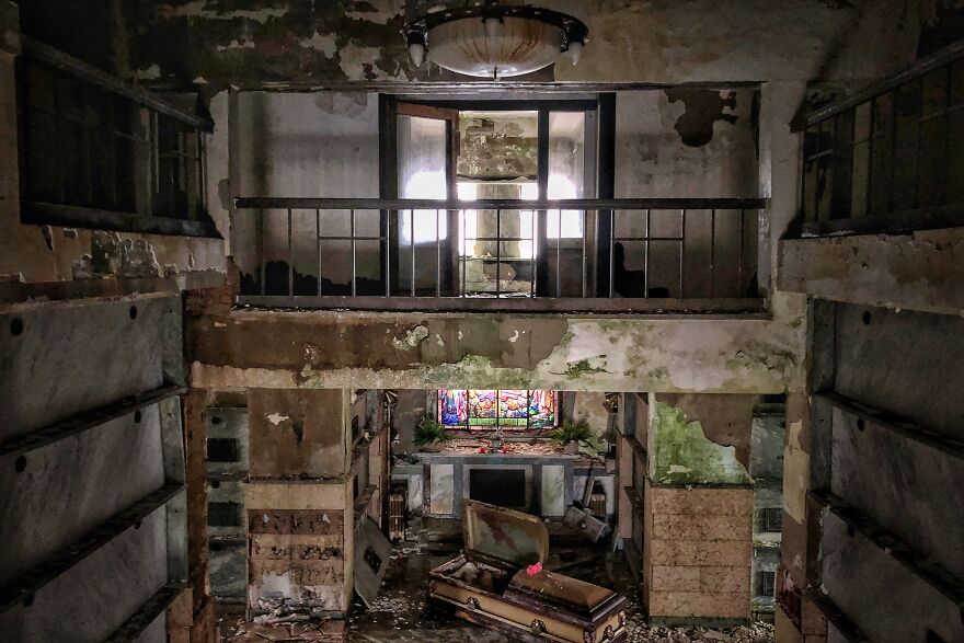 The Sad And Terrifying Abandoned Mausoleum The Sad And Terrifying Abandoned Mausoleum