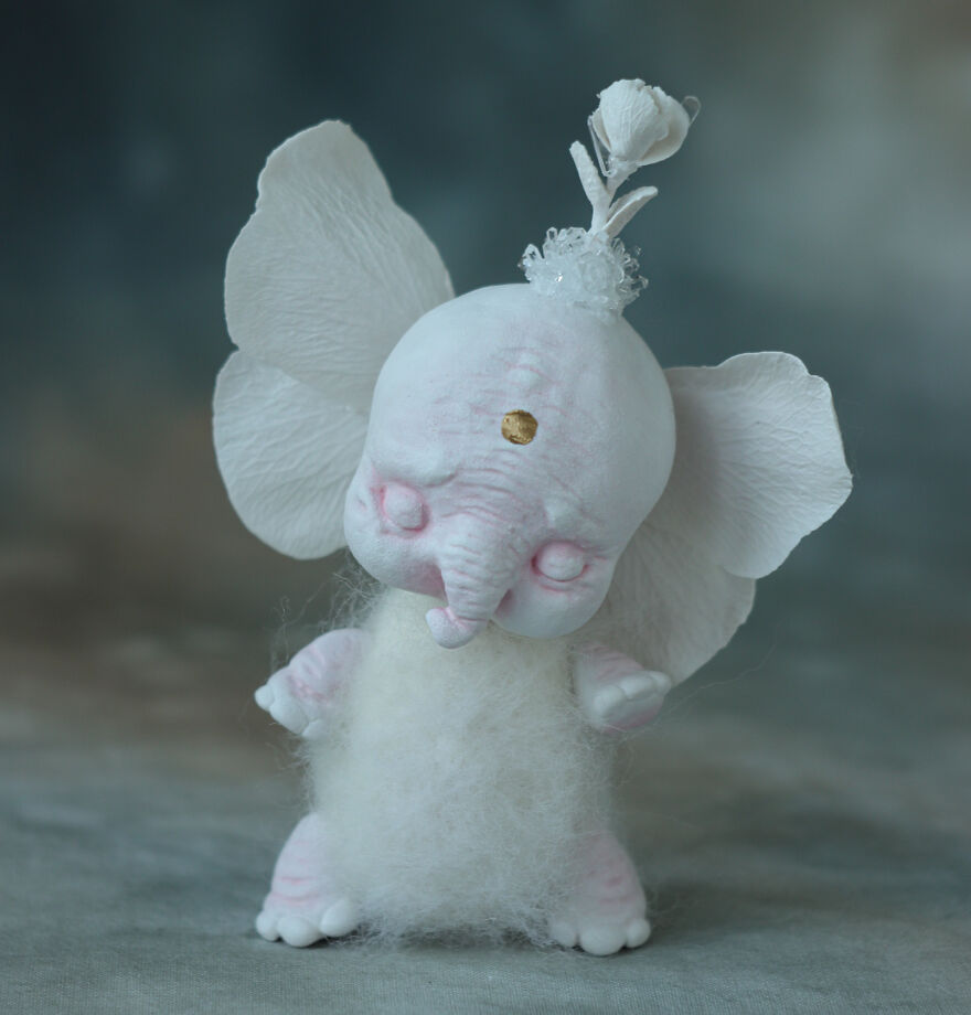 Artist Grows Crystals On Her Dreamy Sculptures