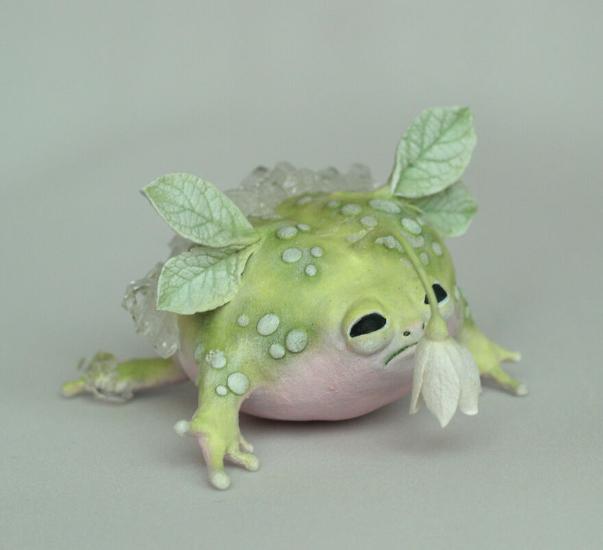 Artist Grows Crystals On Her Dreamy Sculptures