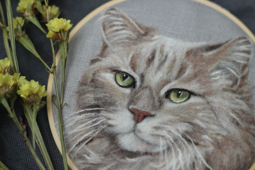 In My Hands The Wool Comes To Life!