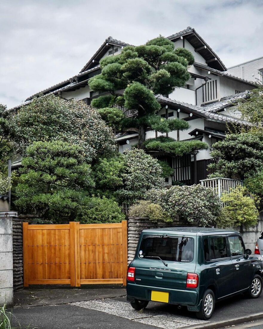 Instagram Account Shows How Past And Present Merge In Harmony In Japan