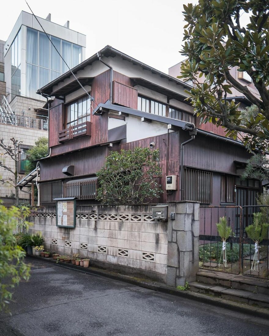 Instagram Account Shows How Past And Present Merge In Harmony In Japan