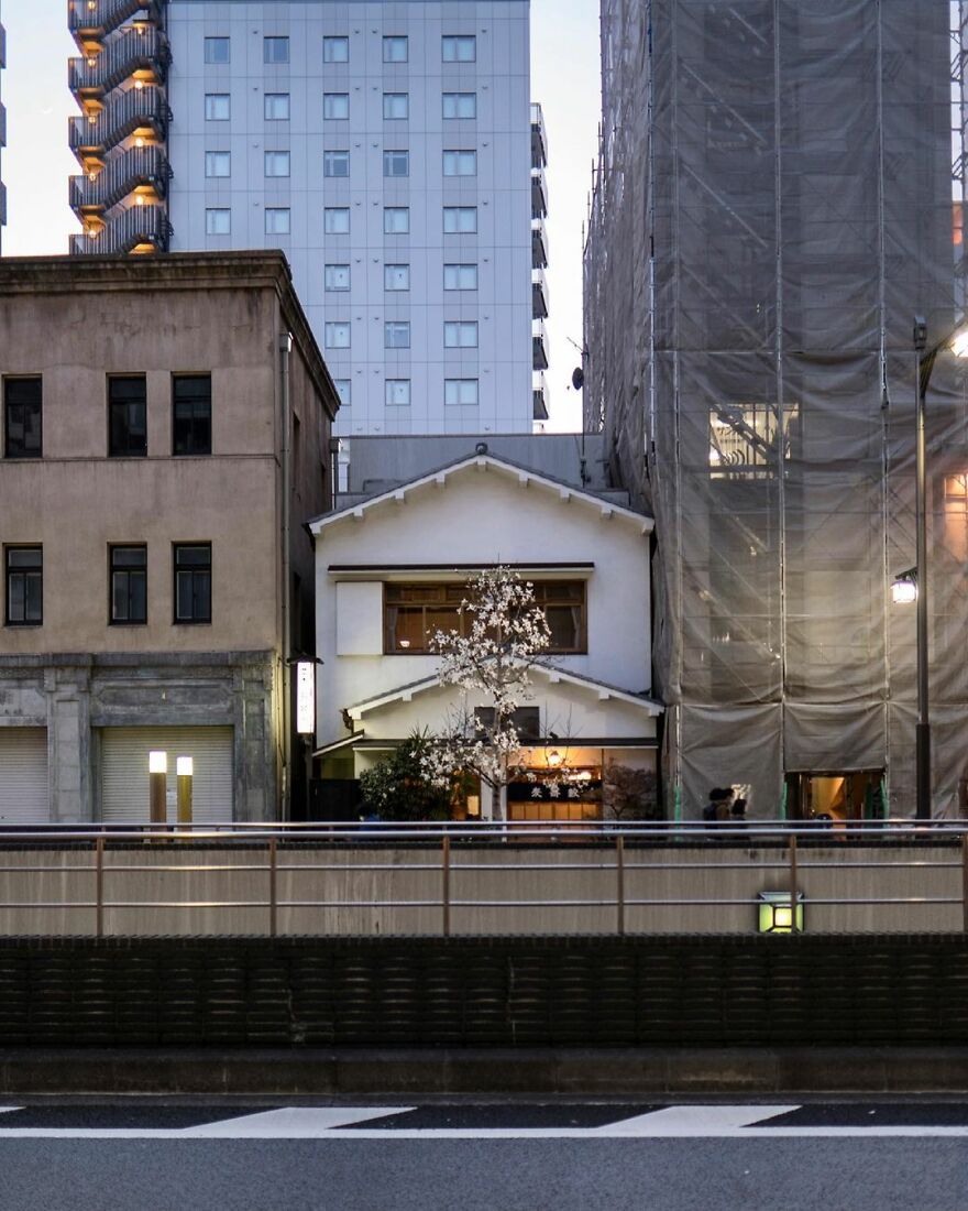 Instagram Account Shows How Past And Present Merge In Harmony In Japan