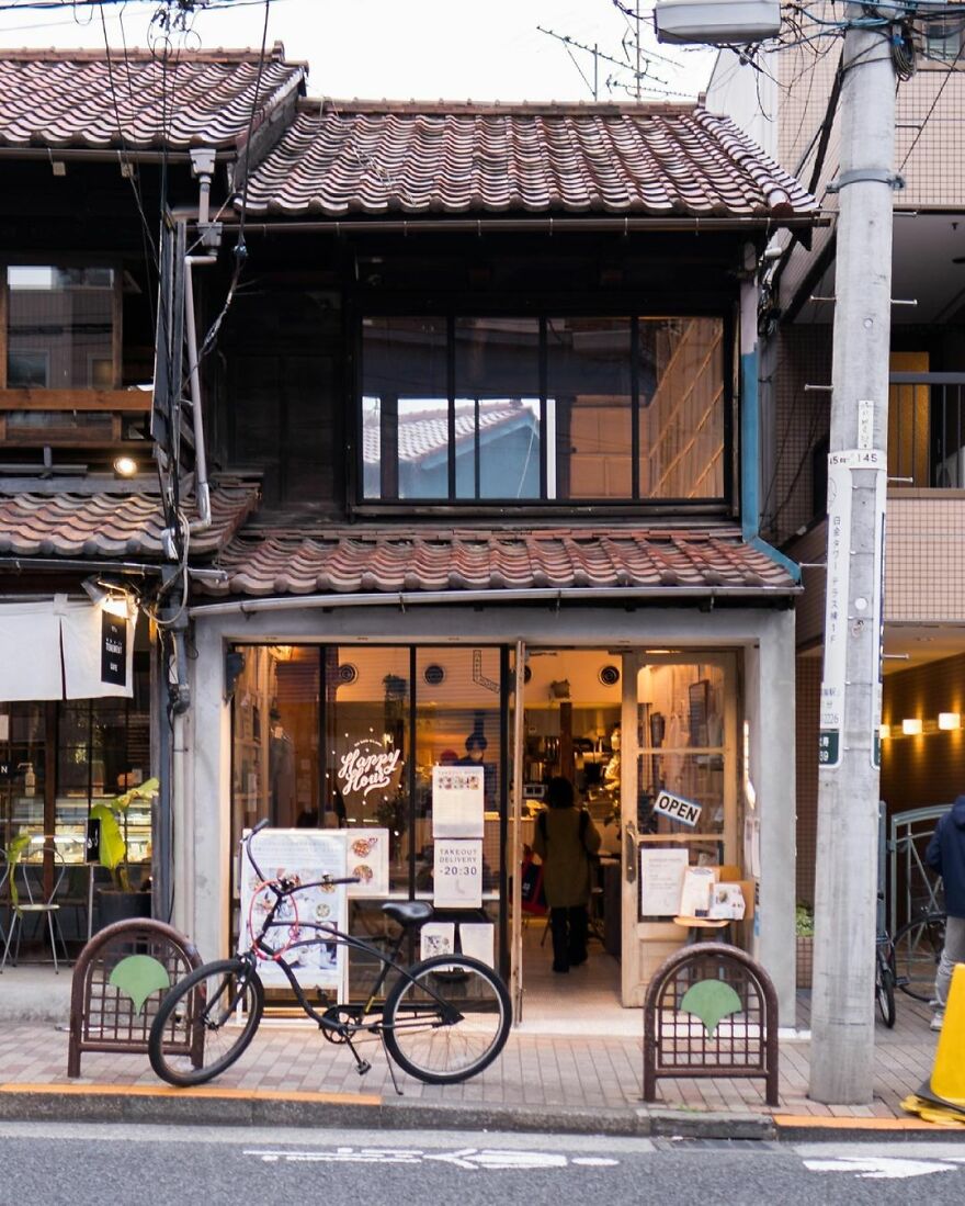 Instagram Account Shows How Past And Present Merge In Harmony In Japan