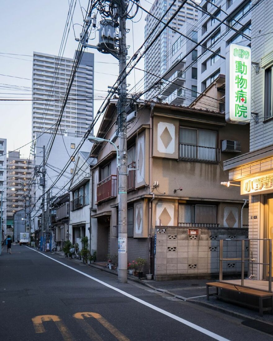 Instagram Account Shows How Past And Present Merge In Harmony In Japan