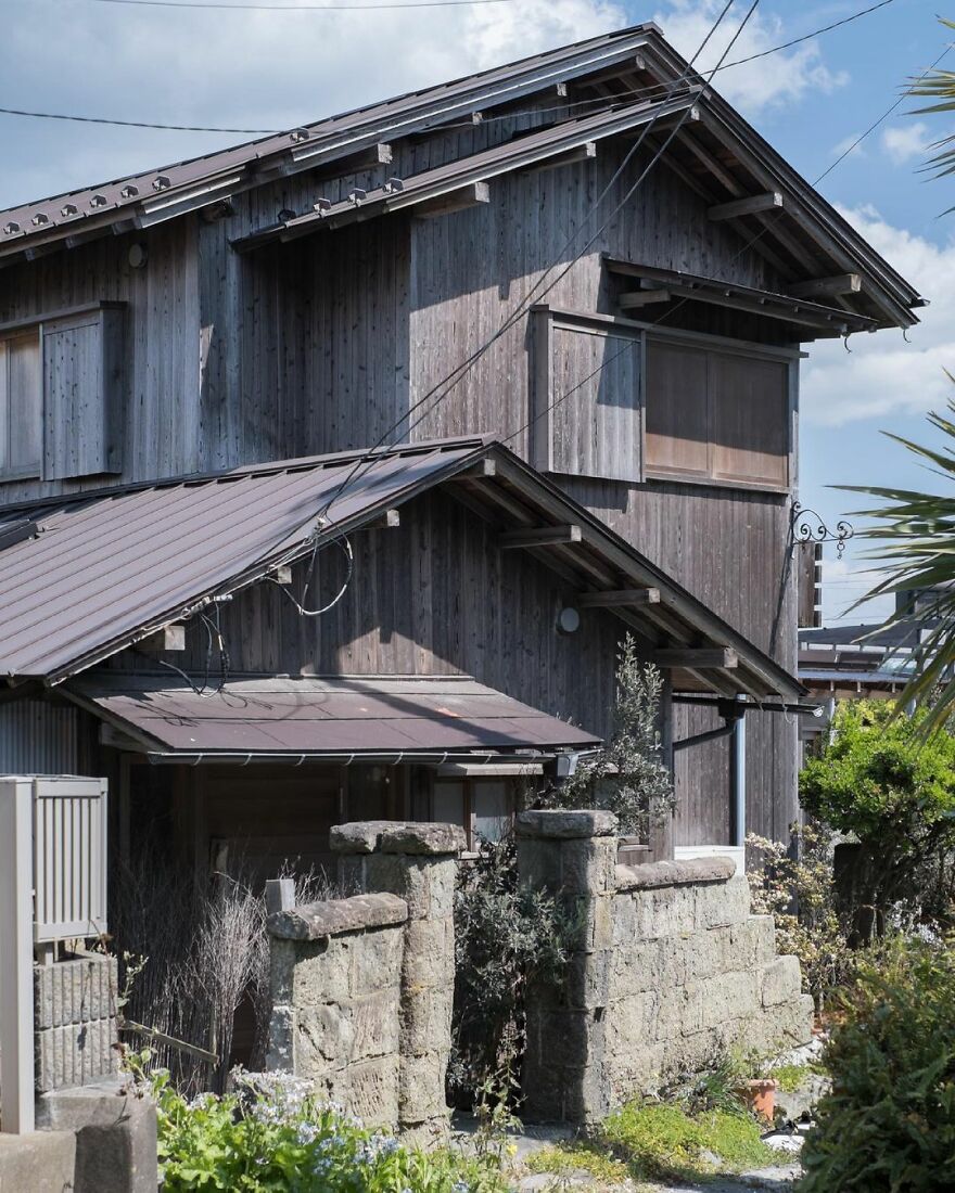 Instagram Account Shows How Past And Present Merge In Harmony In Japan