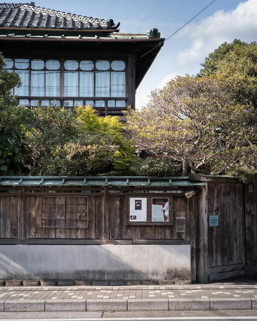Instagram Account Shows How Past And Present Merge In Harmony In Japan