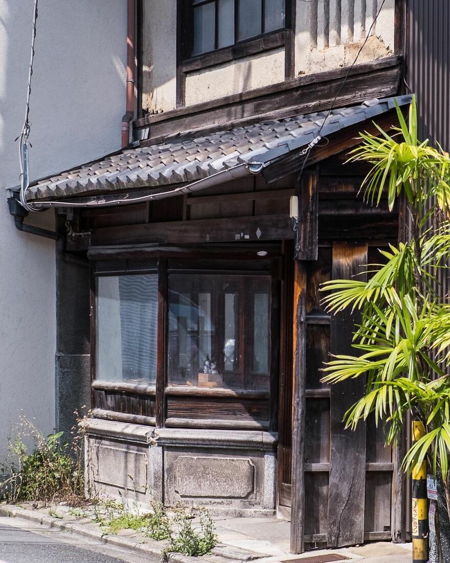 Instagram Account Shows How Past And Present Merge In Harmony In Japan
