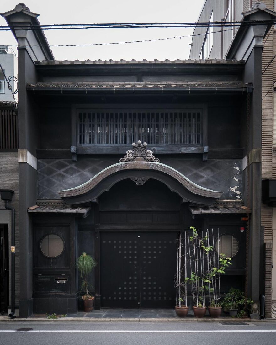 Instagram Account Shows How Past And Present Merge In Harmony In Japan