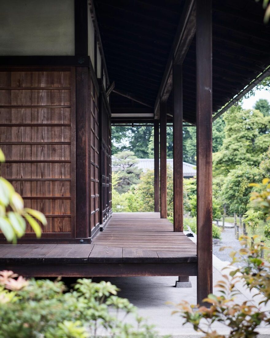 Instagram Account Shows How Past And Present Merge In Harmony In Japan