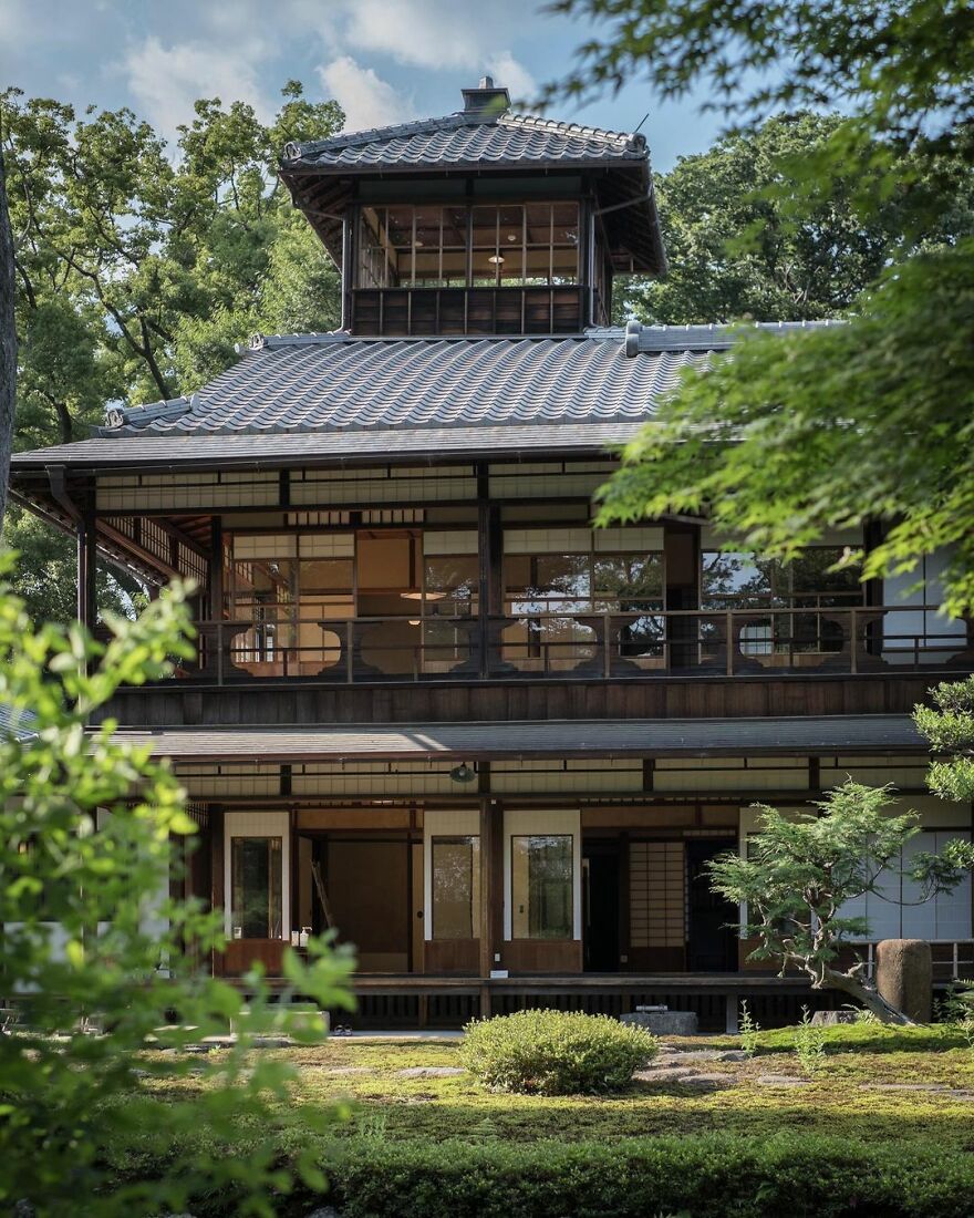 Instagram Account Shows How Past And Present Merge In Harmony In Japan