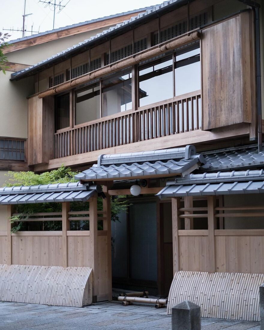 Instagram Account Shows How Past And Present Merge In Harmony In Japan