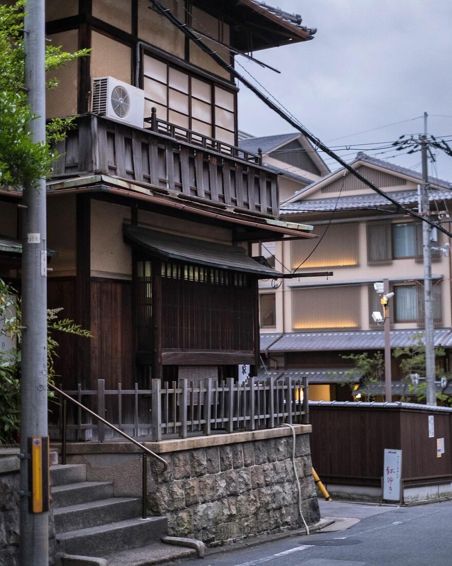 Instagram Account Shows How Past And Present Merge In Harmony In Japan