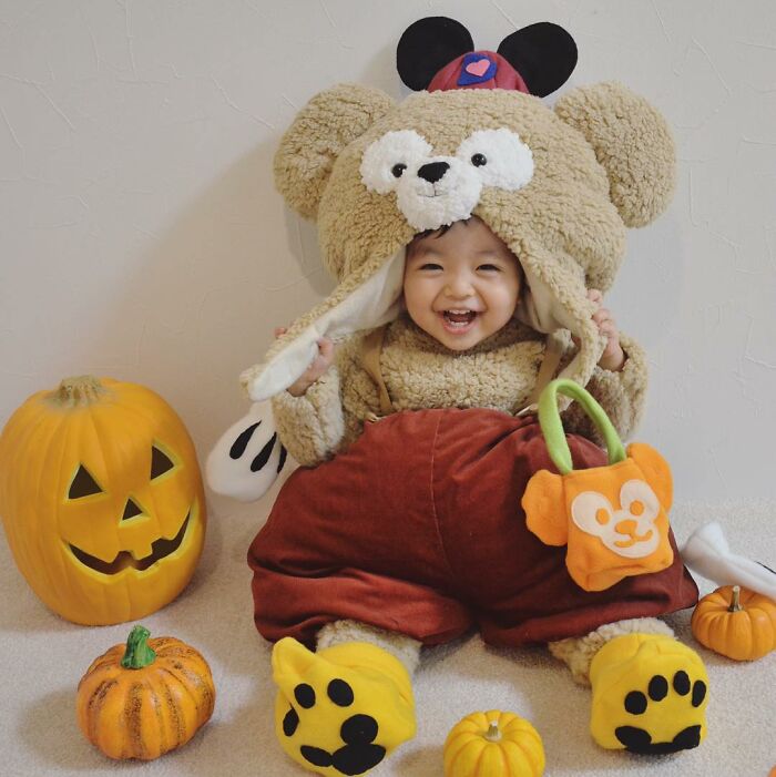 Mother Makes Cute Costumes For Her Children By Hand