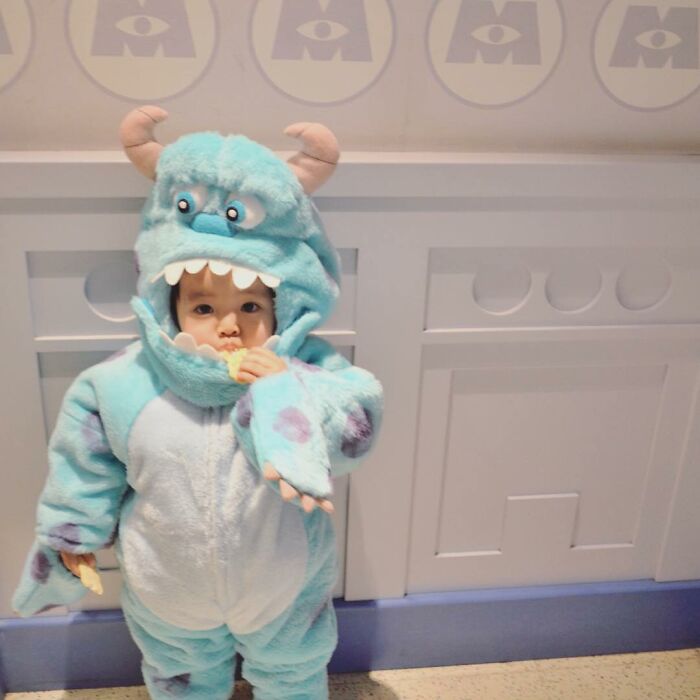 Mother Makes Cute Costumes For Her Children By Hand