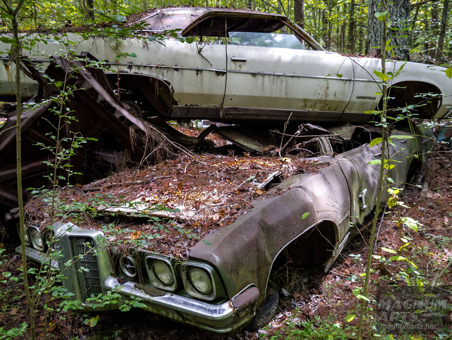 I Took Pictures In Old Car City, A Classic Car Graveyard (23 Pics)