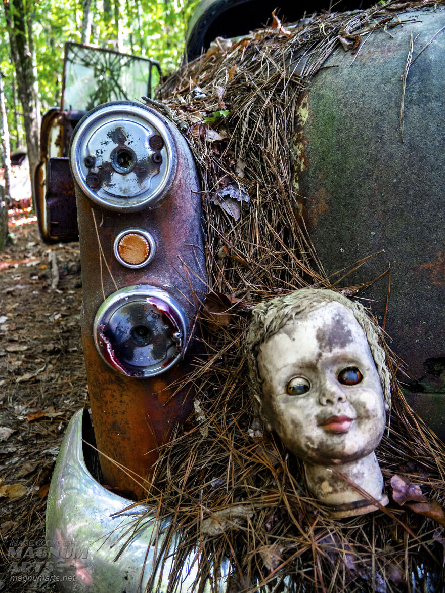 I Took Pictures In Old Car City, A Classic Car Graveyard (23 Pics)