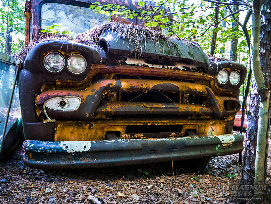 I Took Pictures In Old Car City, A Classic Car Graveyard (23 Pics)