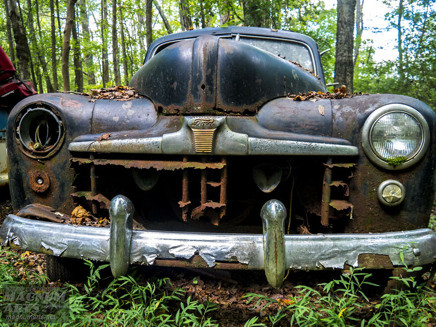 I Took Pictures In Old Car City, A Classic Car Graveyard (23 Pics)