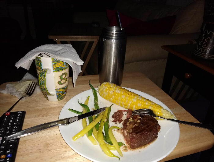 Garlic Butter Steak And Sauteed Green Beans With Vanilla Infused Hot Chocolate And Fresh Corn